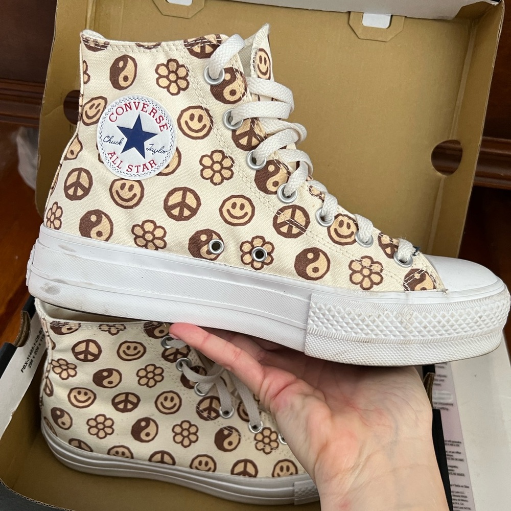 Converse Platform Cream And Brown Pattern - image 1